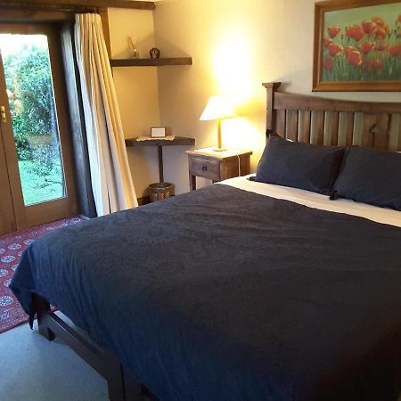 Wanaka Stonehouse Bed & Breakfast Exterior foto